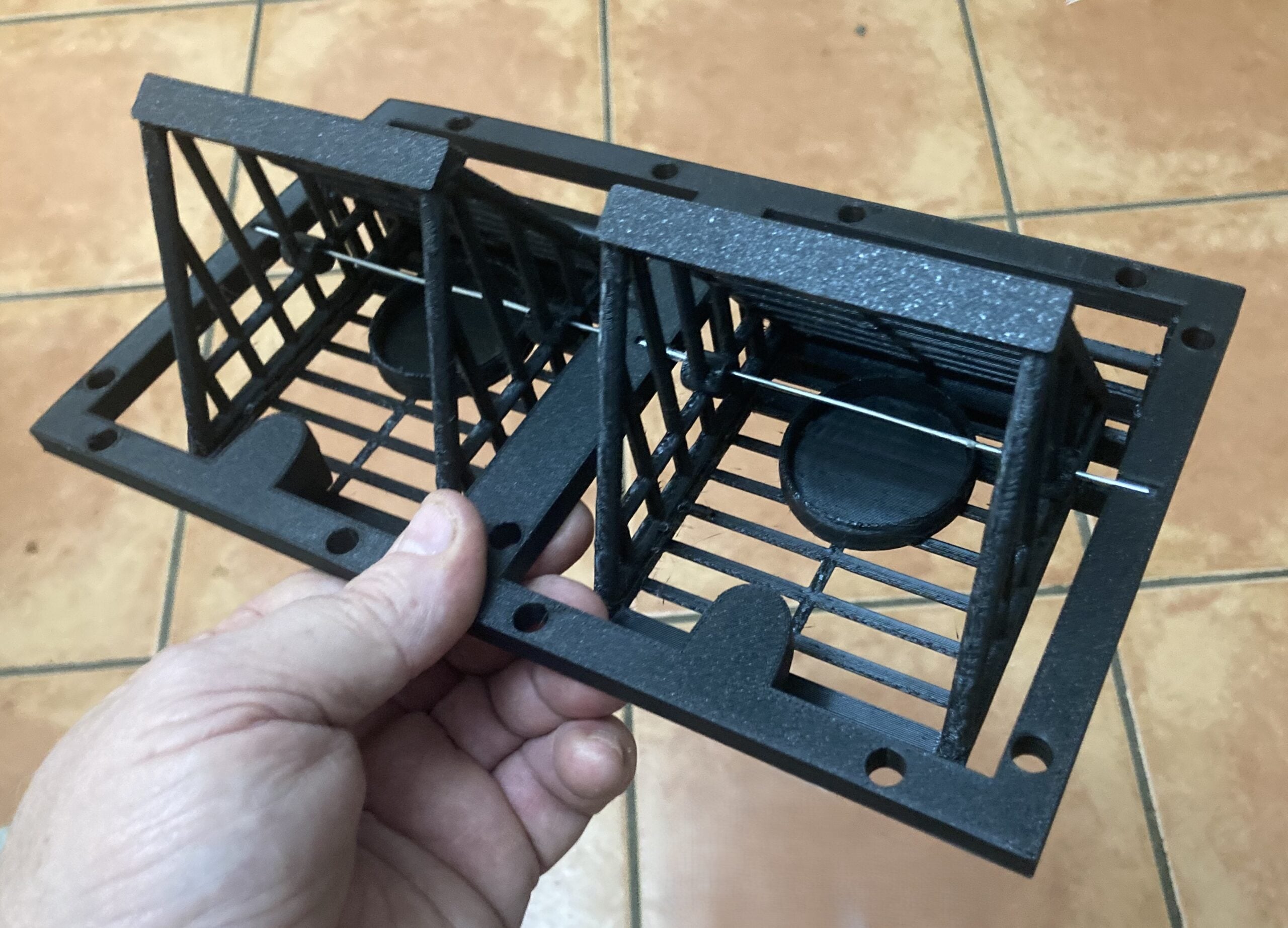 Aviary self-setting Finch trap unit - Image 6